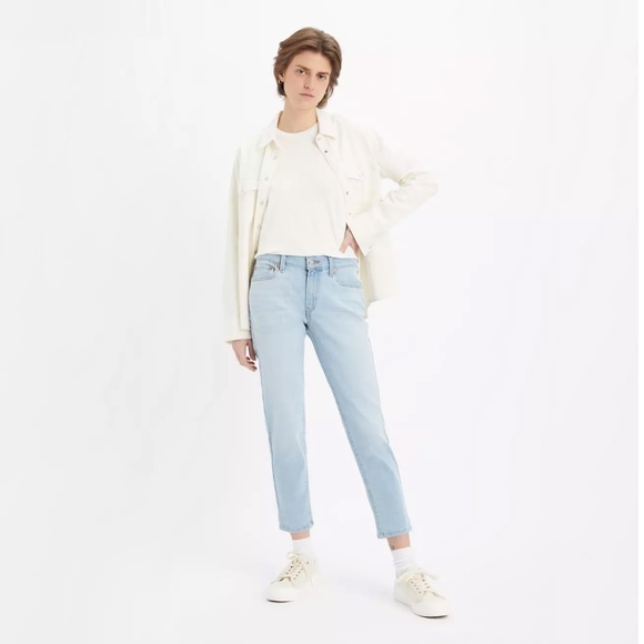 Levi’s Mid Rise Boyfriend Jeans Womens Size 31 Light Wash Denim Jean Casual - Picture 1 of 10